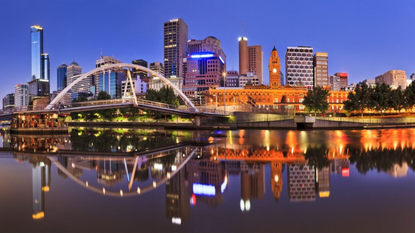 Melbourne,Cbd,Cityline,At,Sunrise,Reflecting,Bright,City,Illumination,Lights